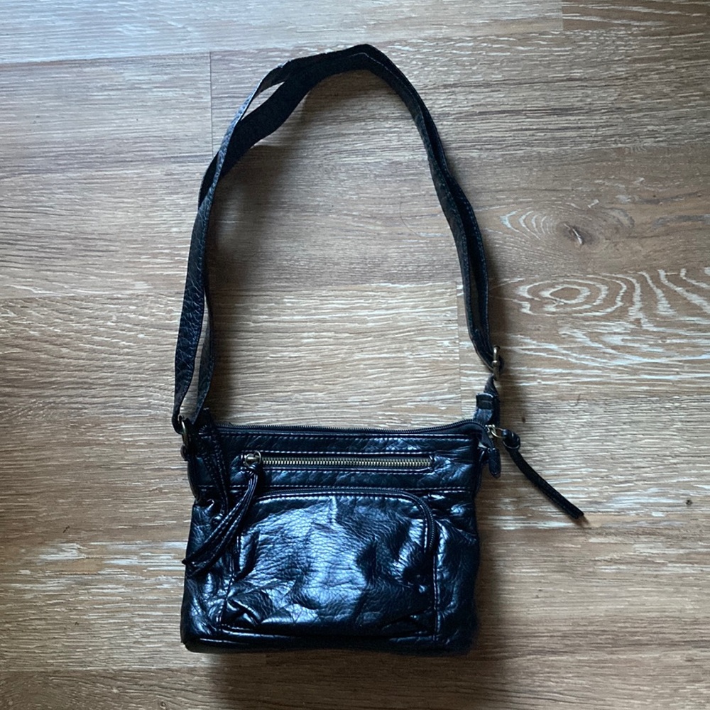 Bueno Black Glossy Crossbody Bag